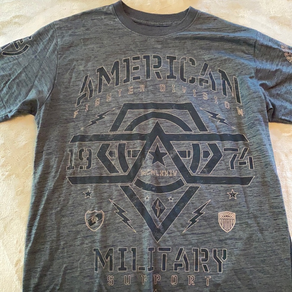 Men’s Medium American Fighter shirt
